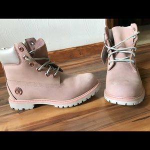 Limited edition Timberlands READ DESCRIPTION 😊